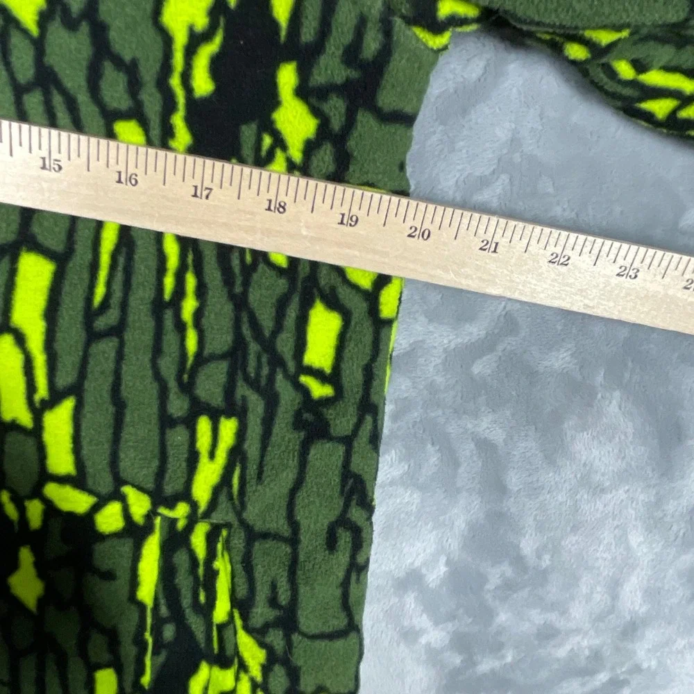 The North Face Boys Reversible Mossbud Swirl Jacket Green Camo Black L 14/16